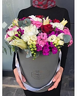 Kutuda Renkli Çiçekler